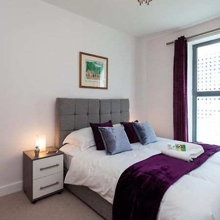 Self-Contained Town Centre One Bedroom Apartments By Helmswood Serviced Apartments Redhill  Exterior foto