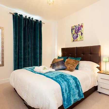 Self-Contained Town Centre One Bedroom Apartments By Helmswood Serviced Apartments Redhill  Exterior foto