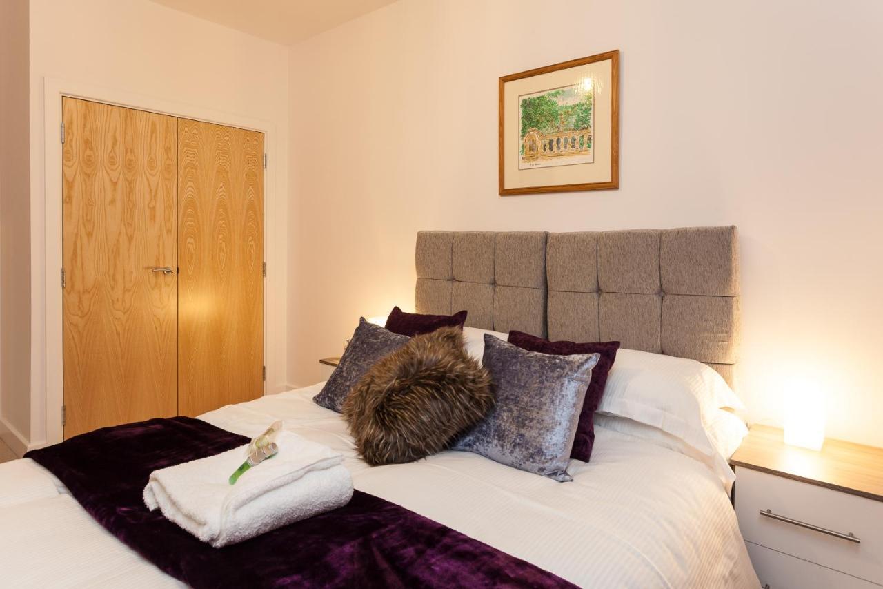 Self-Contained Town Centre One Bedroom Apartments By Helmswood Serviced Apartments Redhill  Exterior foto