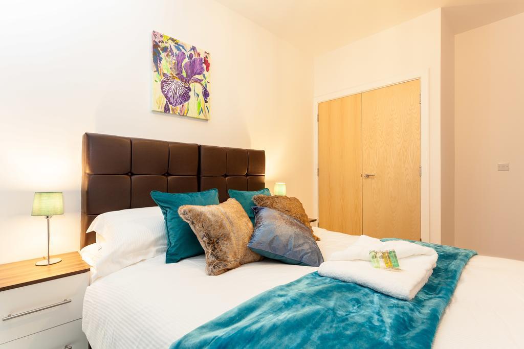 Self-Contained Town Centre One Bedroom Apartments By Helmswood Serviced Apartments Redhill  Exterior foto