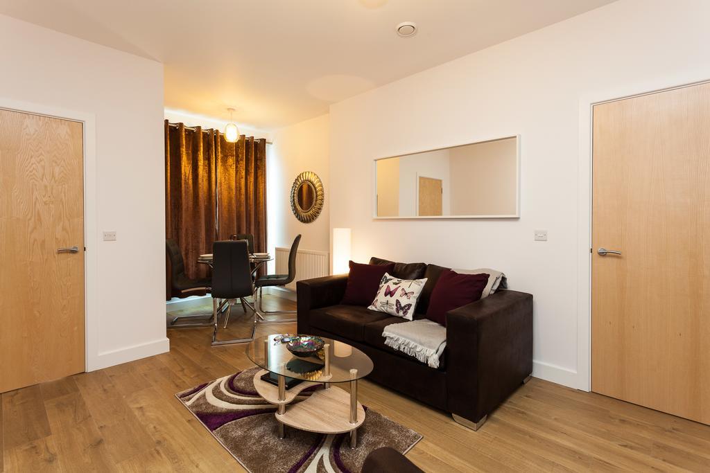 Self-Contained Town Centre One Bedroom Apartments By Helmswood Serviced Apartments Redhill  Exterior foto