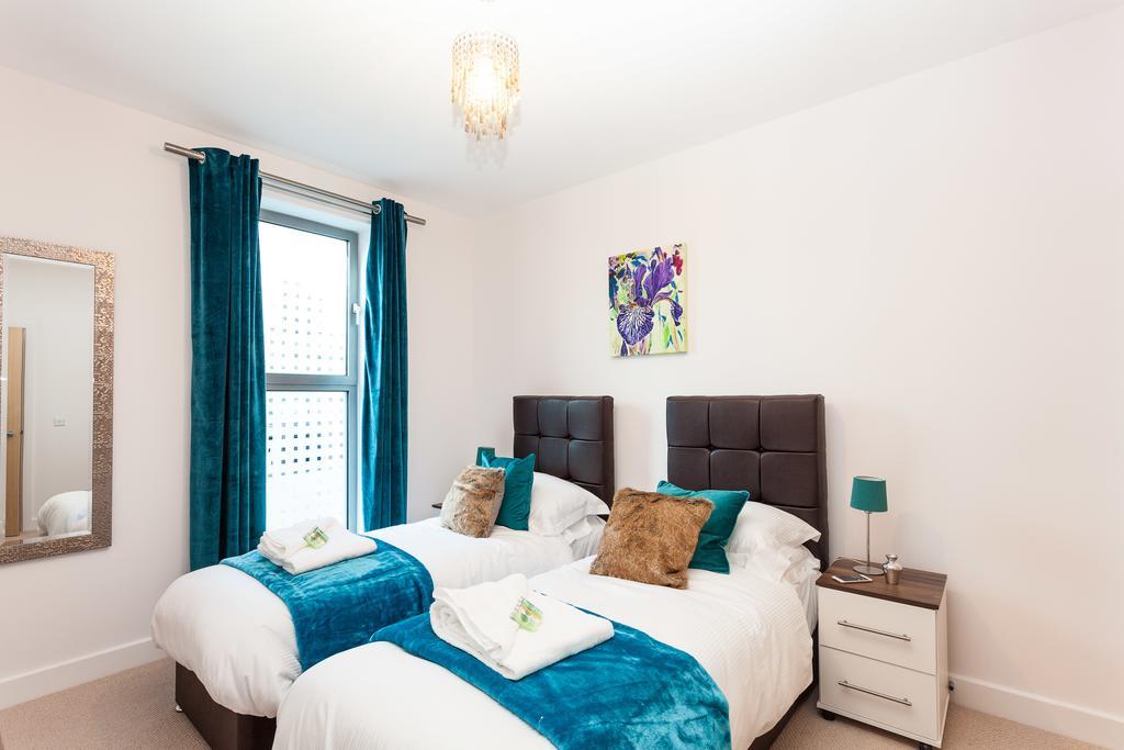 Self-Contained Town Centre One Bedroom Apartments By Helmswood Serviced Apartments Redhill  Exterior foto