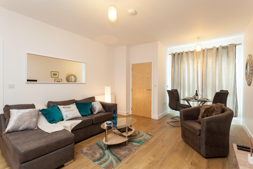 Self-Contained Town Centre One Bedroom Apartments By Helmswood Serviced Apartments Redhill  Exterior foto