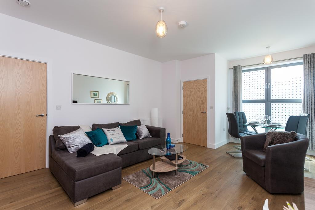 Self-Contained Town Centre One Bedroom Apartments By Helmswood Serviced Apartments Redhill  Exterior foto