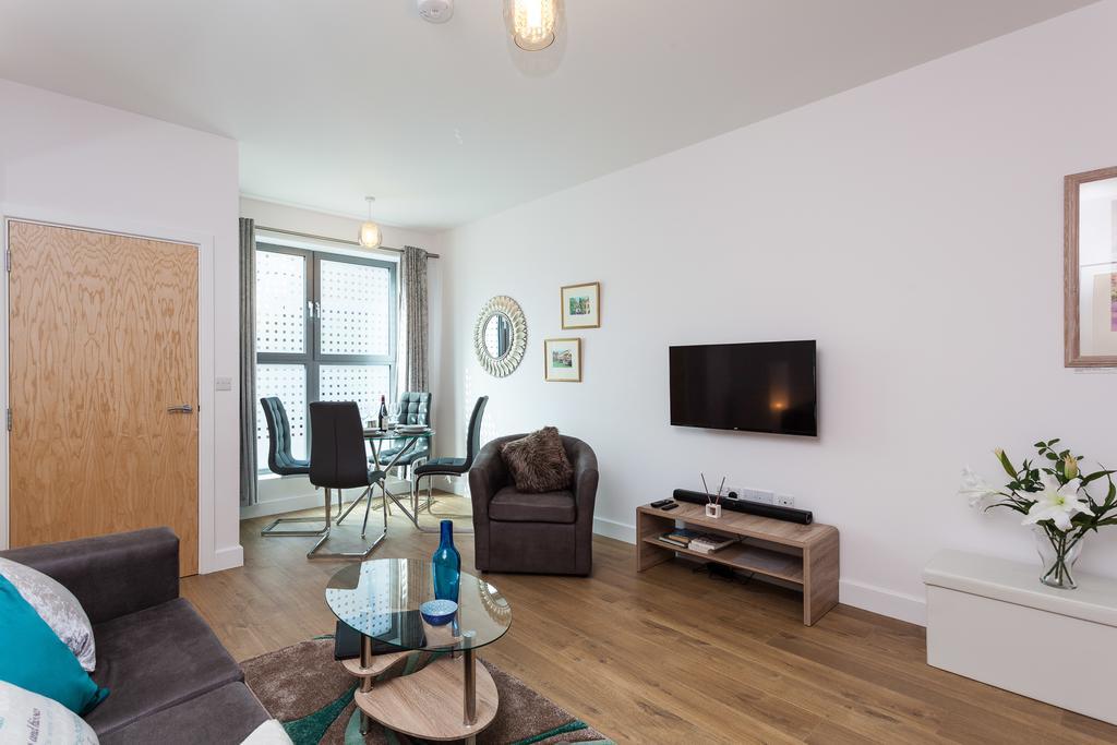 Self-Contained Town Centre One Bedroom Apartments By Helmswood Serviced Apartments Redhill  Exterior foto