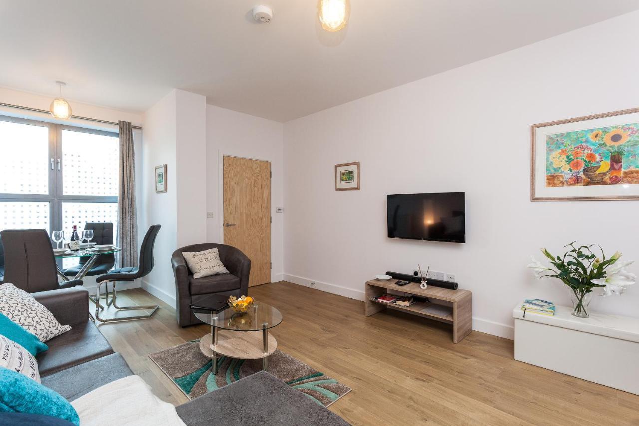 Self-Contained Town Centre One Bedroom Apartments By Helmswood Serviced Apartments Redhill  Exterior foto